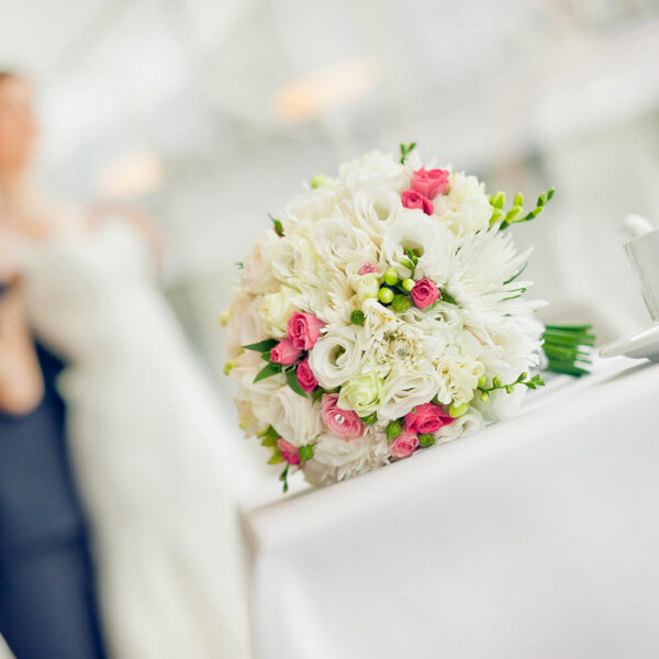 Bouquet lisianthus e Roselline-0